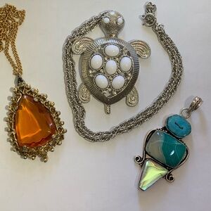 Elegant Multicolor Pendant Necklace Set